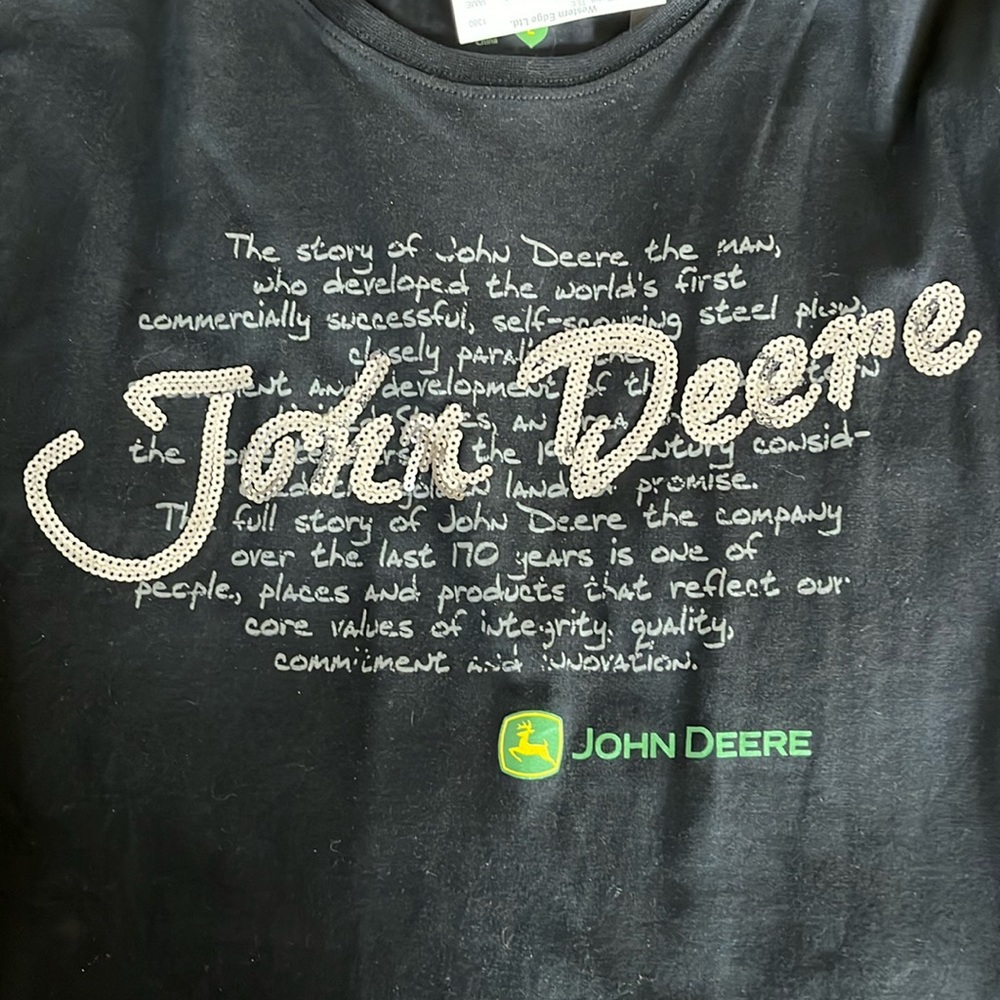 John Deere women’s fit tee-NWT